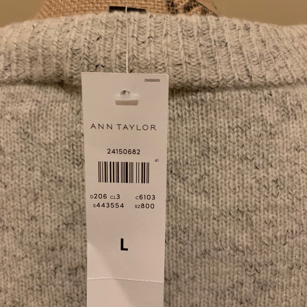 Sweater - Picture 3 of 5